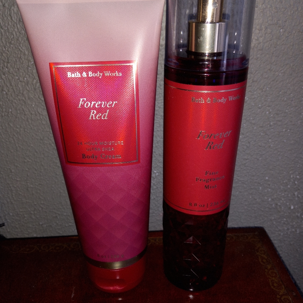 Matching bath and body works lotion and body mist